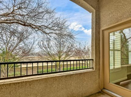 5350 Dunlay Dr #2011, Unit 2011, Sacramento, CA 95835 Photo