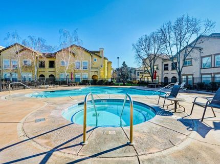 5350 Dunlay Dr #2011, Unit 2011, Sacramento, CA 95835 Photo