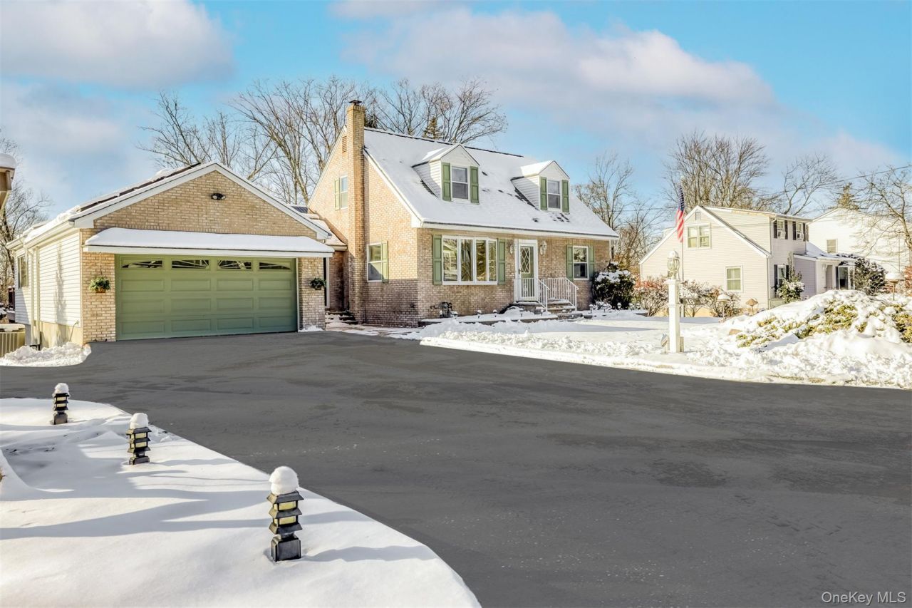 16 Highview Avenue, Airmont, NY 10901 Main Photo