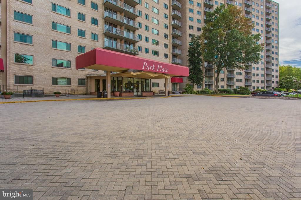 2500 N Van Dorn Street, Unit 521, Alexandria, VA 22302 Main Photo