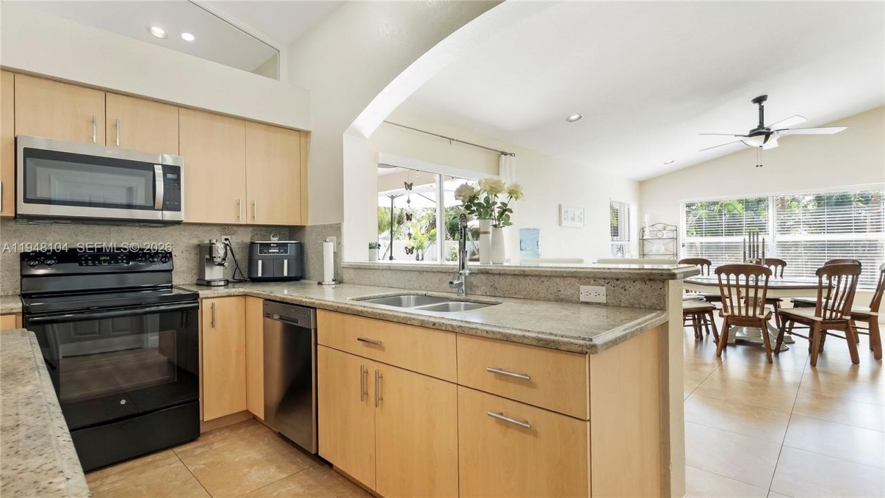 13310 NW 11th Ln, Sunrise, FL 33323 Photo