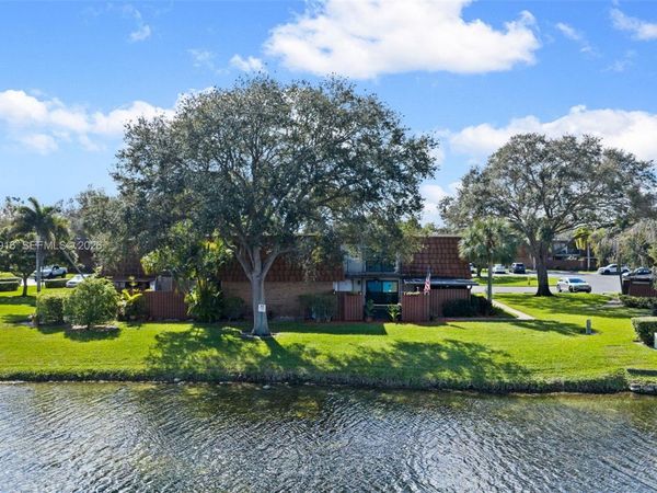 11875 SW 12th Pl, Davie, FL 33325