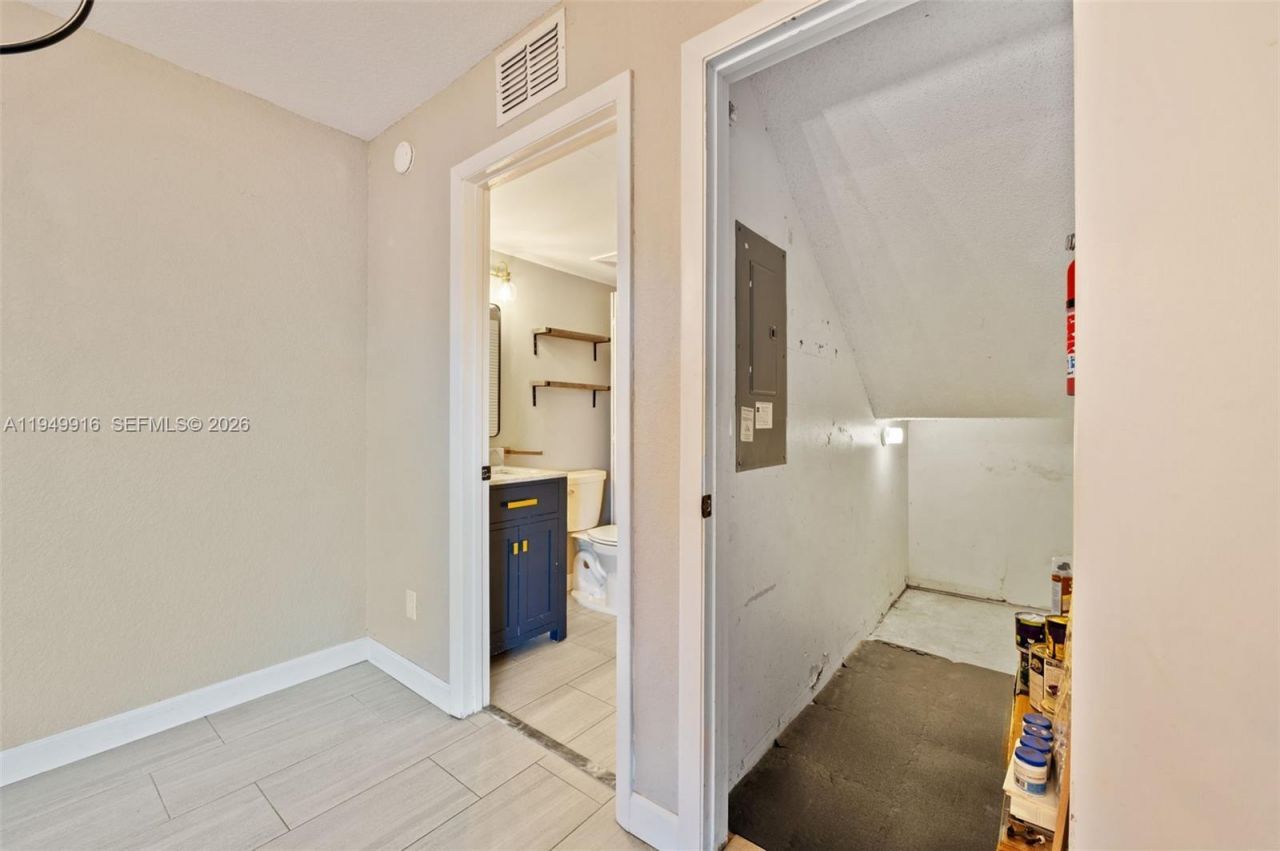 11875 SW 12th Pl, Davie, FL 33325 Photo