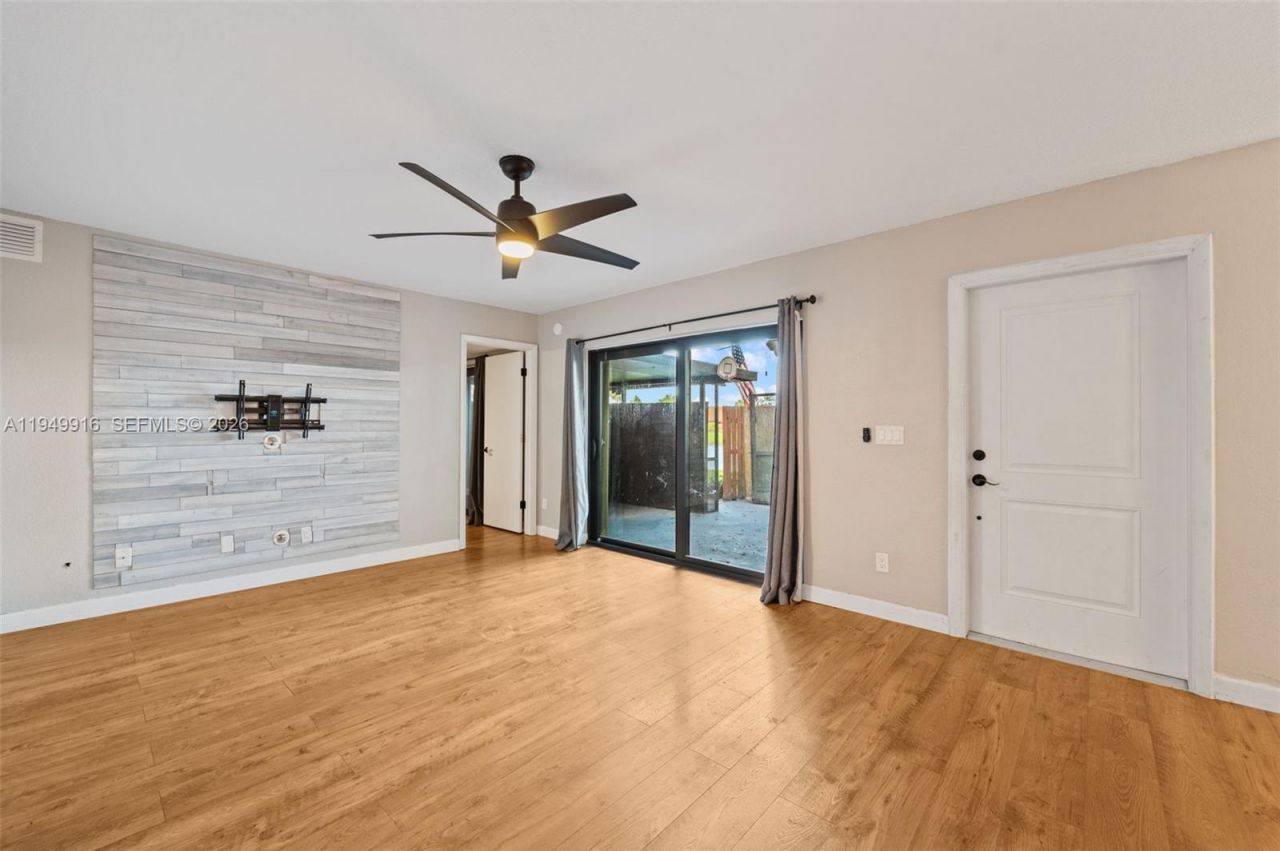 11875 SW 12th Pl, Davie, FL 33325 Photo