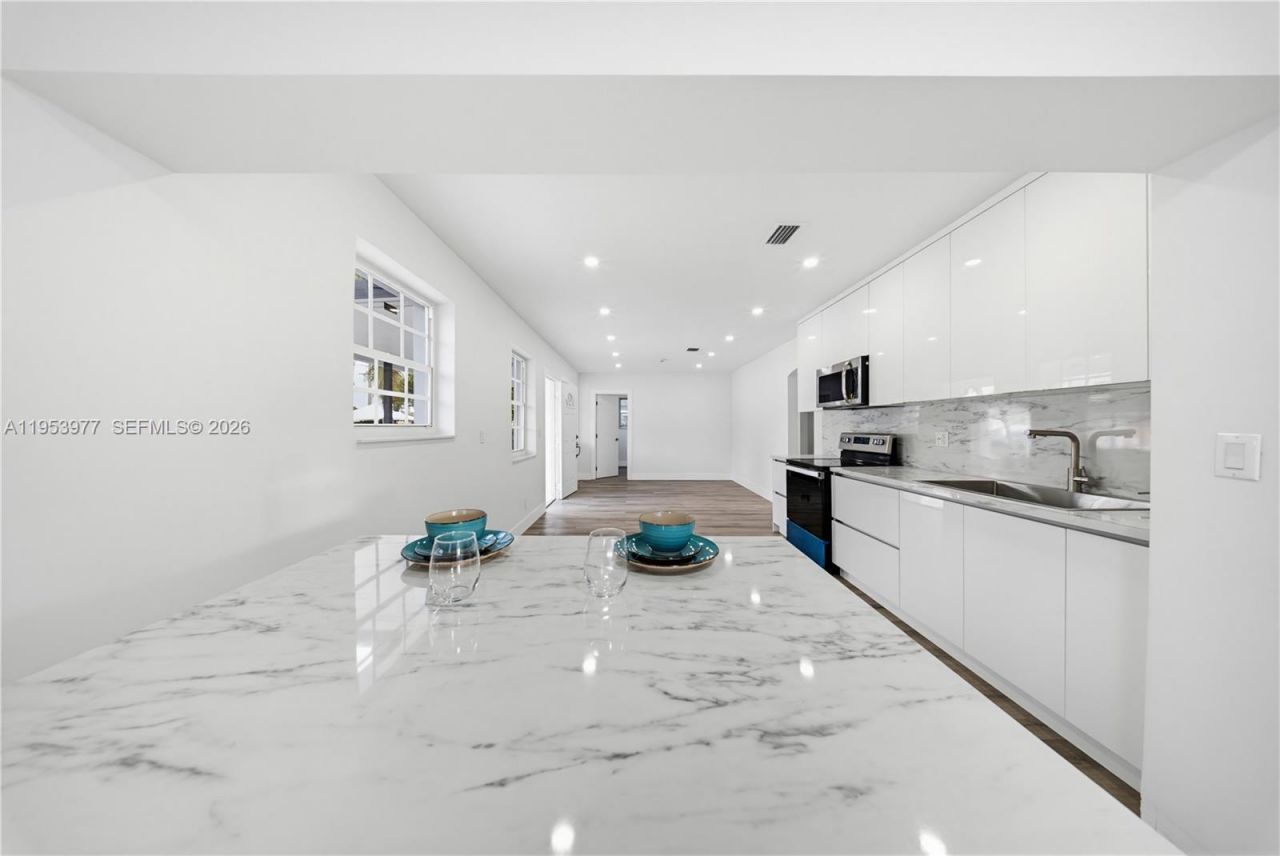 2260 NW 86th Ter, Miami, FL 33147 Photo