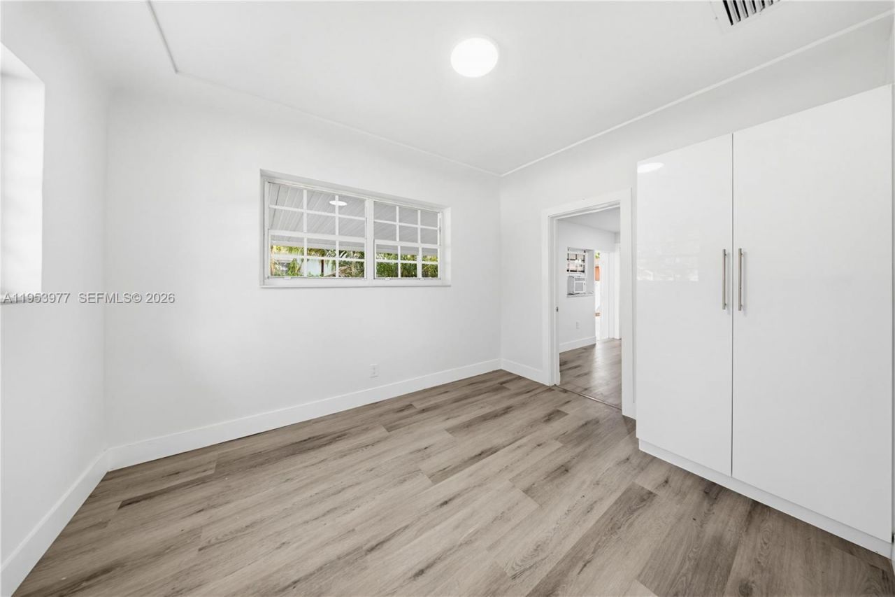 2260 NW 86th Ter, Miami, FL 33147 Photo