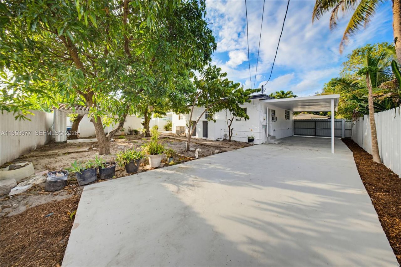 2260 NW 86th Ter, Miami, FL 33147 Photo