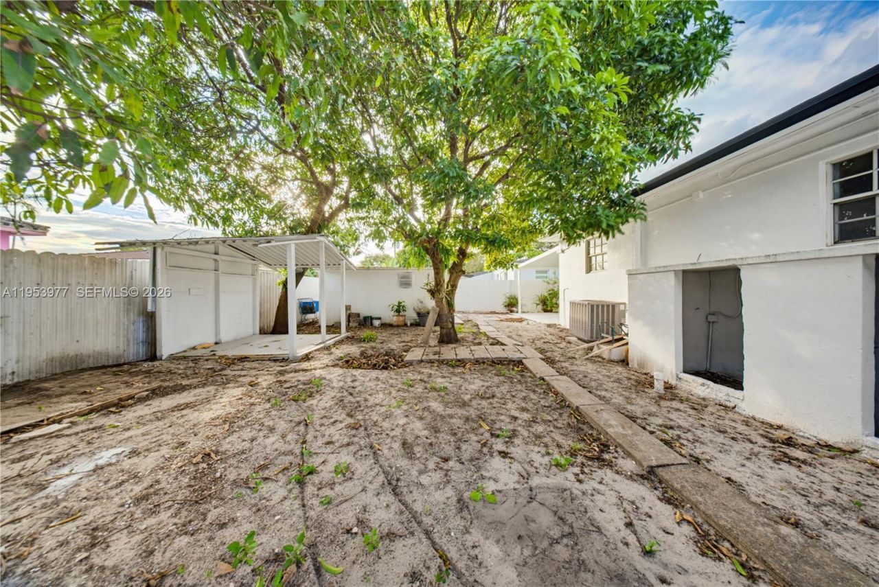 2260 NW 86th Ter, Miami, FL 33147 Photo