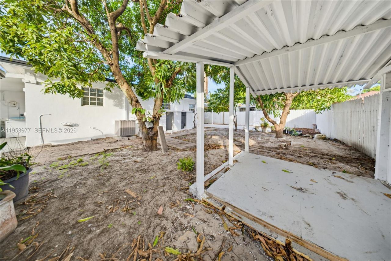 2260 NW 86th Ter, Miami, FL 33147 Photo