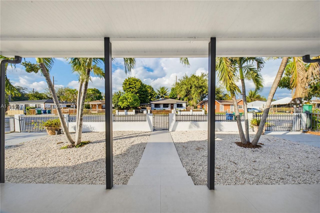 2260 NW 86th Ter, Miami, FL 33147 Photo