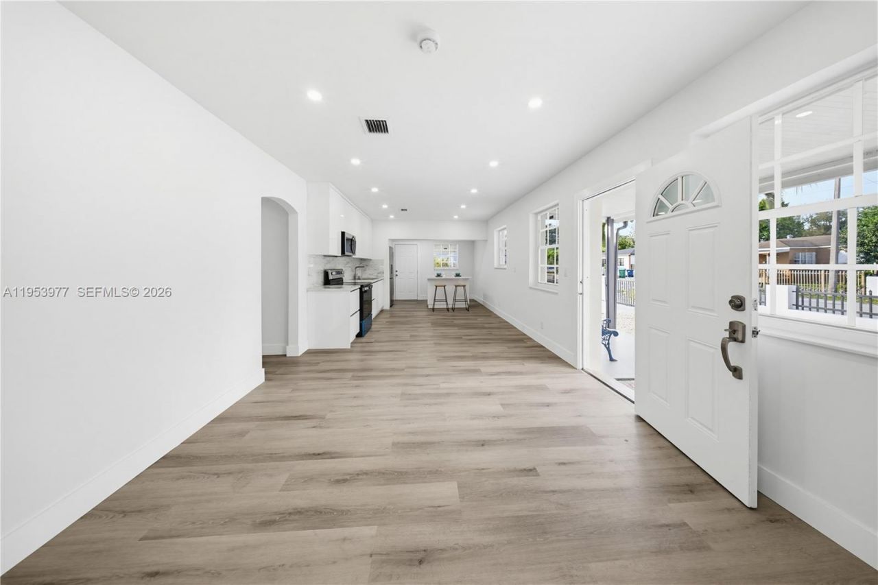 2260 NW 86th Ter, Miami, FL 33147 Photo