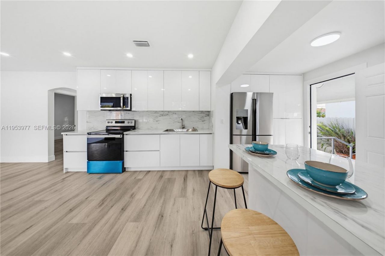 2260 NW 86th Ter, Miami, FL 33147 Photo