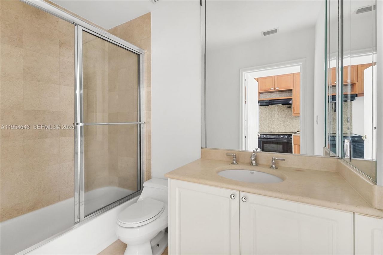 20165 NE 39th Pl, Unit 303 & 204, Aventura, FL 33180 Photo