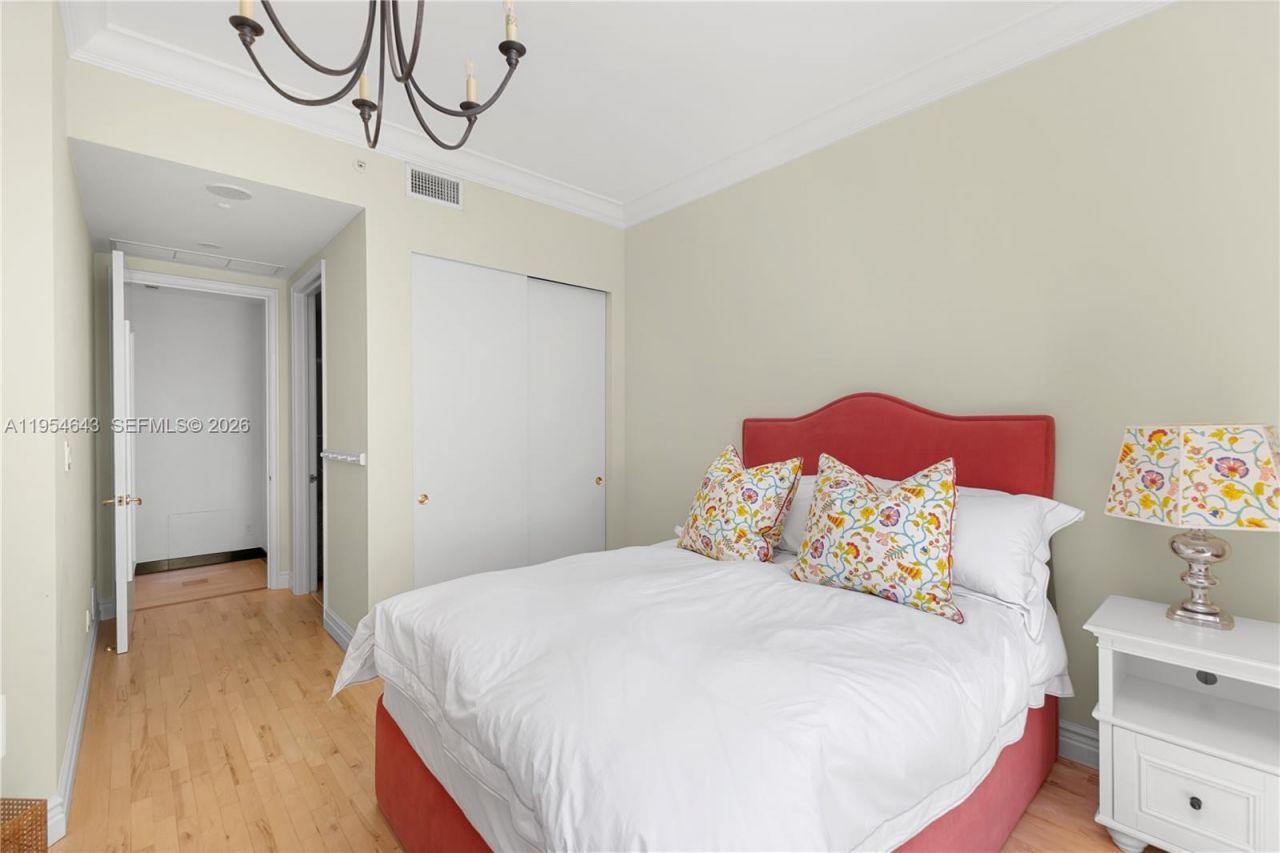 20165 NE 39th Pl, Unit 303 & 204, Aventura, FL 33180 Photo