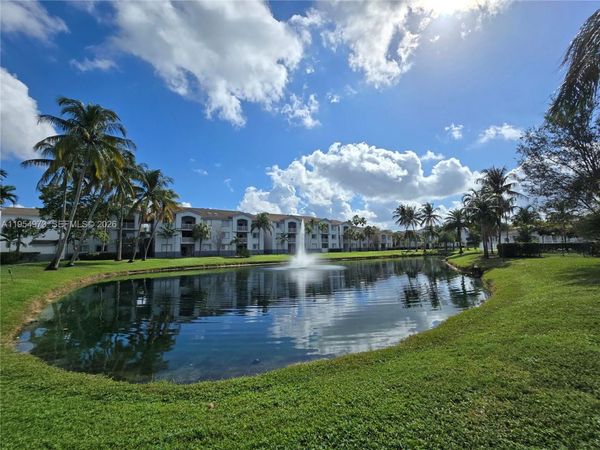 2600 S University Dr, Unit 102, Davie, FL 33328