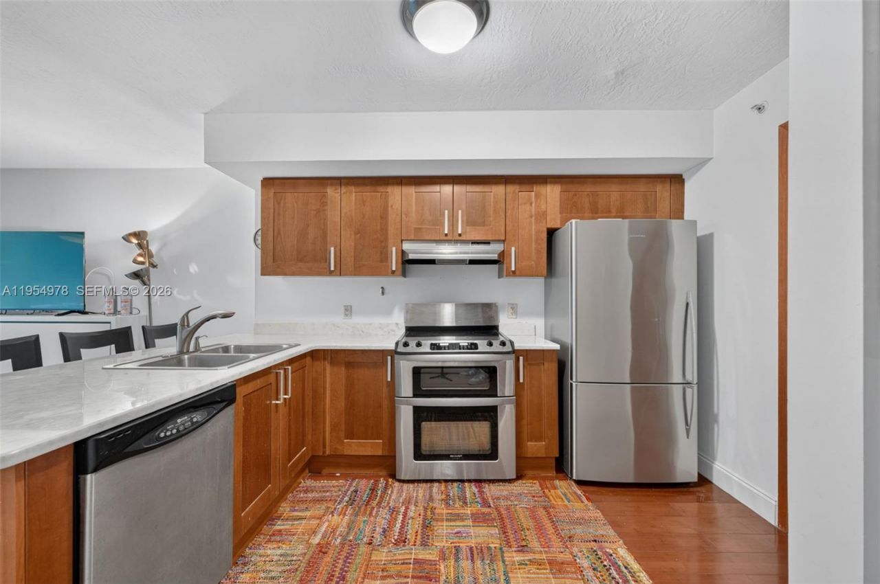 9499 Collins Ave, Unit 205, Surfside, FL 33154 Photo