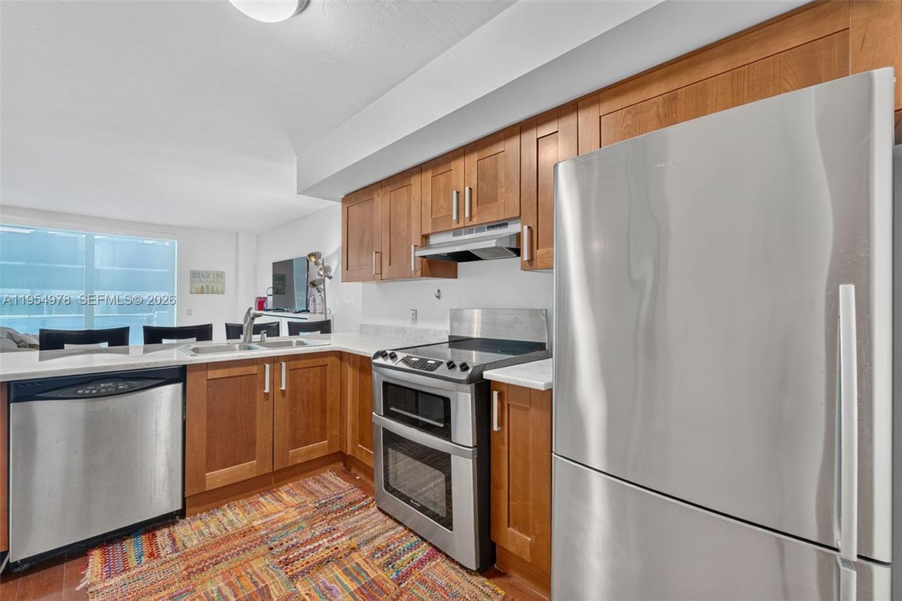 9499 Collins Ave, Unit 205, Surfside, FL 33154 Photo