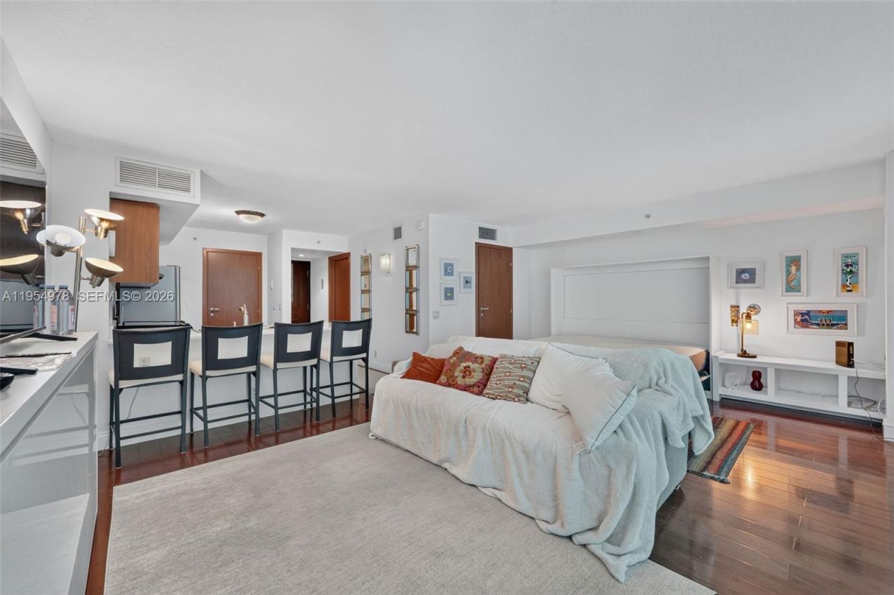 9499 Collins Ave, Unit 205, Surfside, FL 33154 Photo