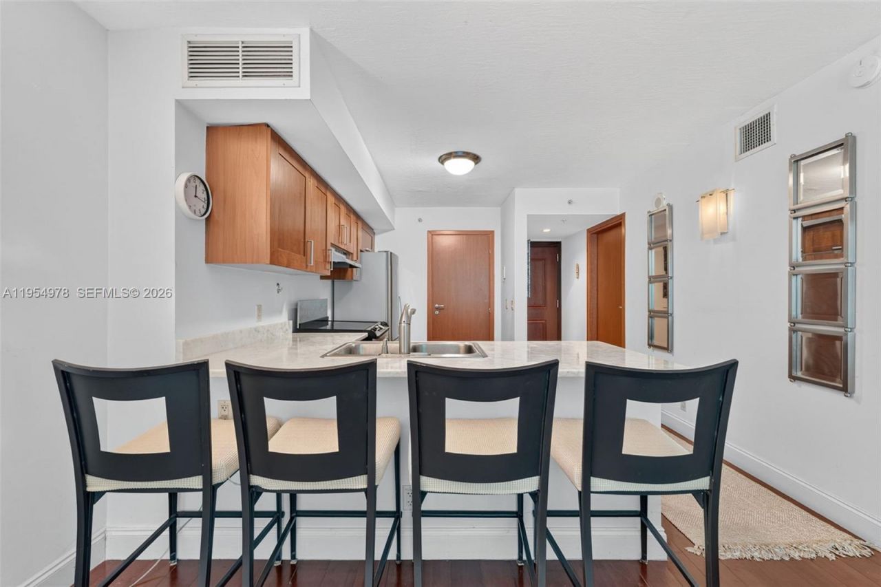 9499 Collins Ave, Unit 205, Surfside, FL 33154 Photo