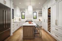 982 Farrow Pkwy. photo 4