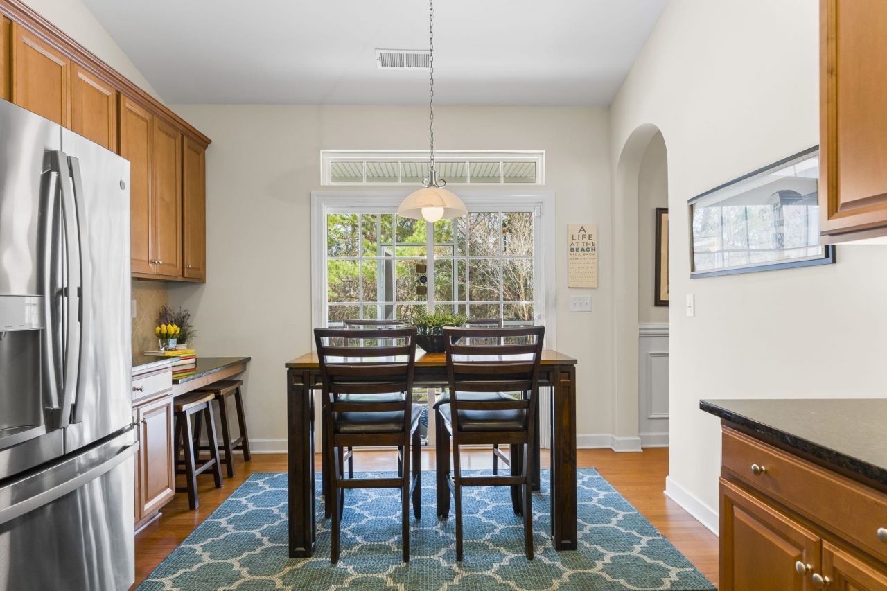 2015 Oxford St. Photo 12