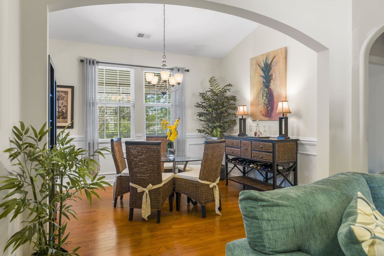 2015 Oxford St. Photo 17