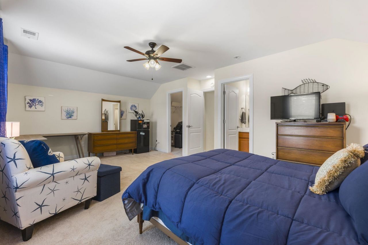 2015 Oxford St. Photo 28