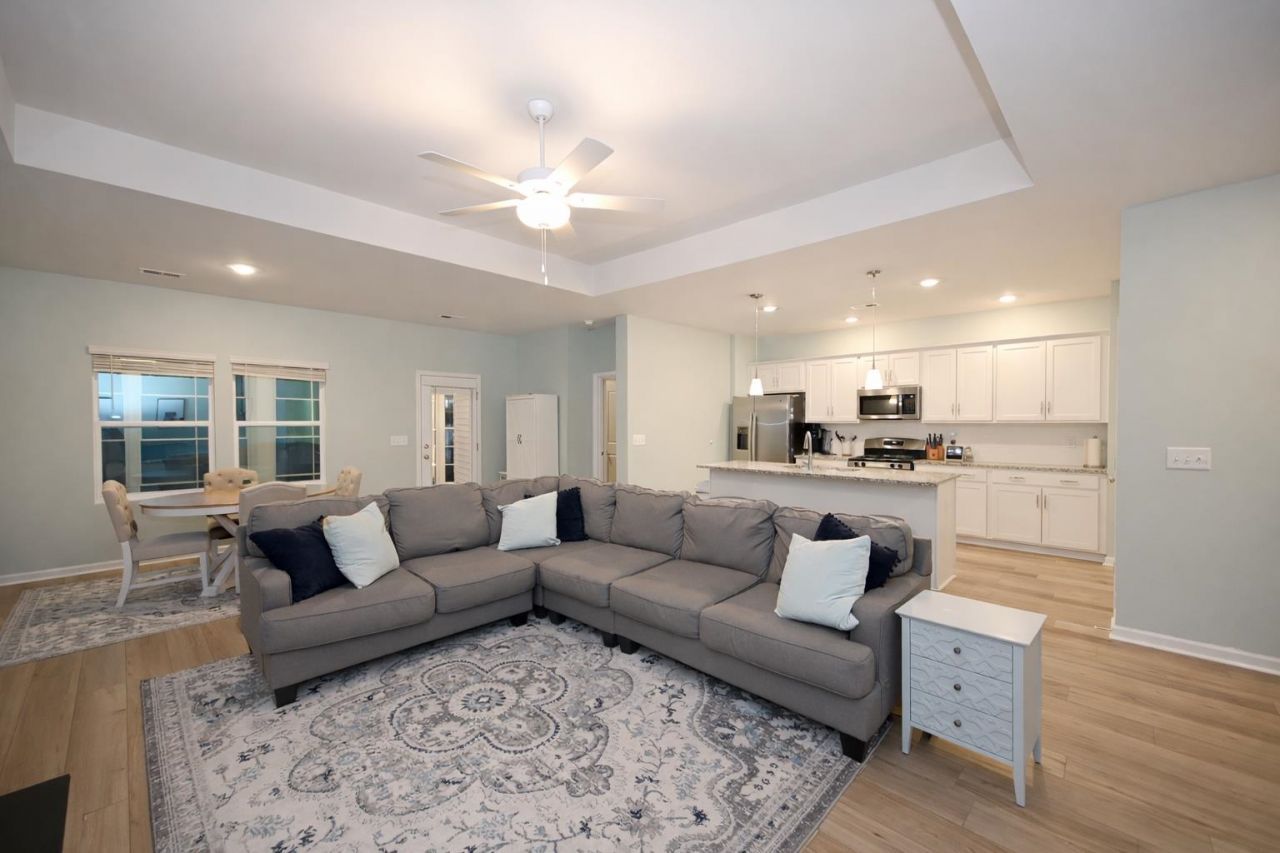 1124 Boswell Ct. Photo 7