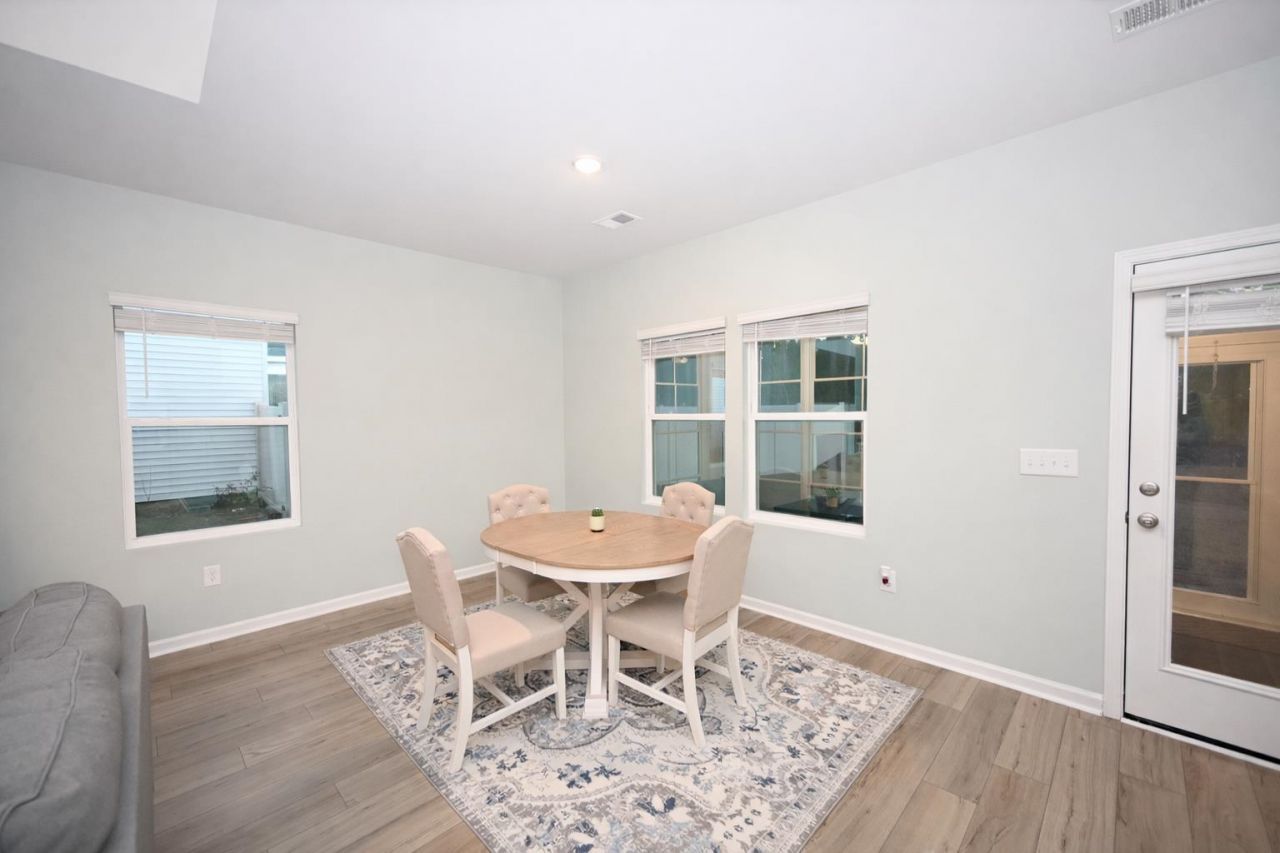 1124 Boswell Ct. Photo 8