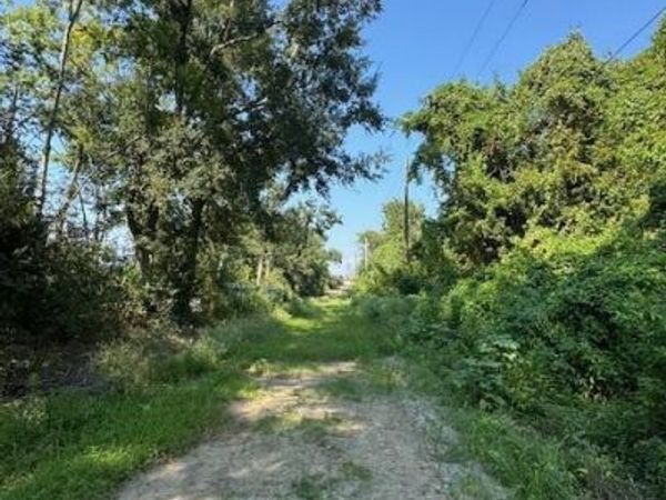 438 RIVER OAKS Drive, Destrehan, LA 70047