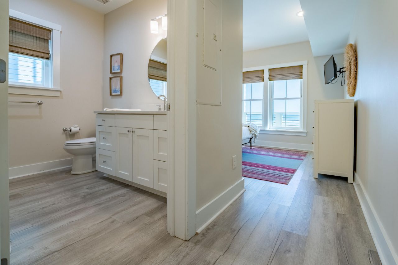 115 E Arctic Avenue Photo 15