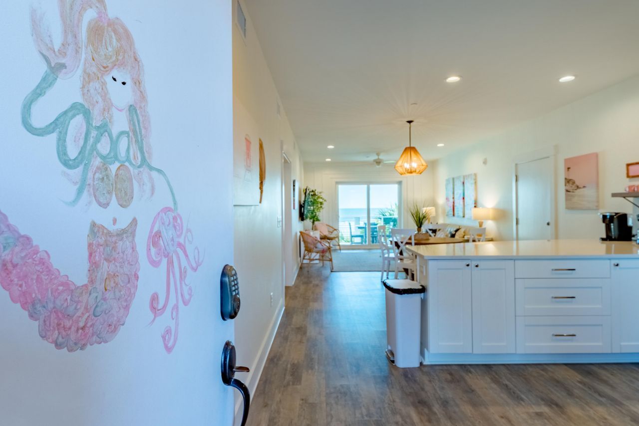 115 E Arctic Avenue Photo 5