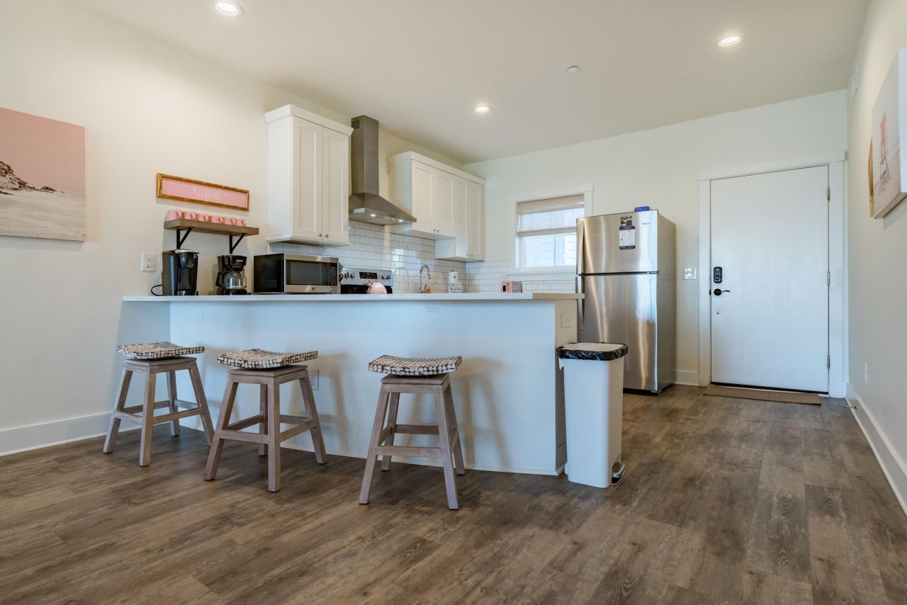 115 E Arctic Avenue Photo 7