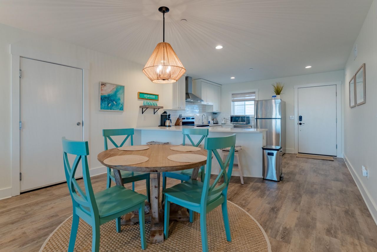 115 E Arctic Avenue Photo 8