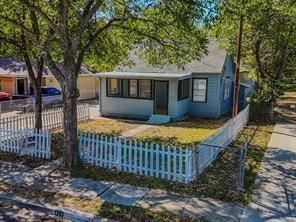 519 Sunnyside Avenue, Cockrell Hill, TX 75211 Main Photo