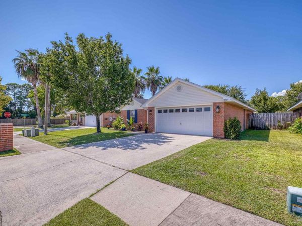 3747 Boardwalk Ct, Gulf Breeze, FL 32563