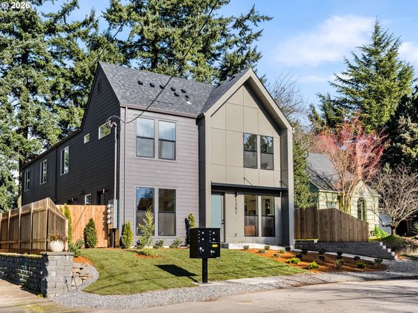 1247 SW Hume CT, Portland, OR 97219