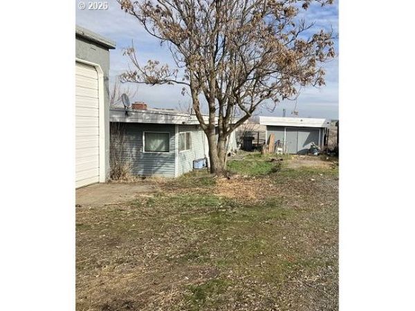 40 NE MOUNT HEBRON DR, Pendleton, OR 97801