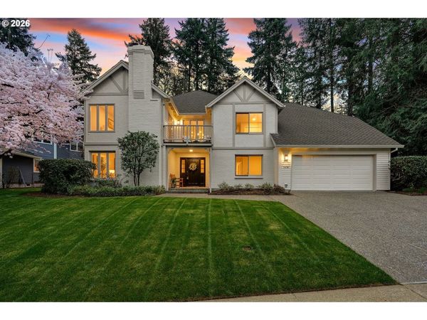 16181 PARELIUS CIR, Lake Oswego, OR 97034