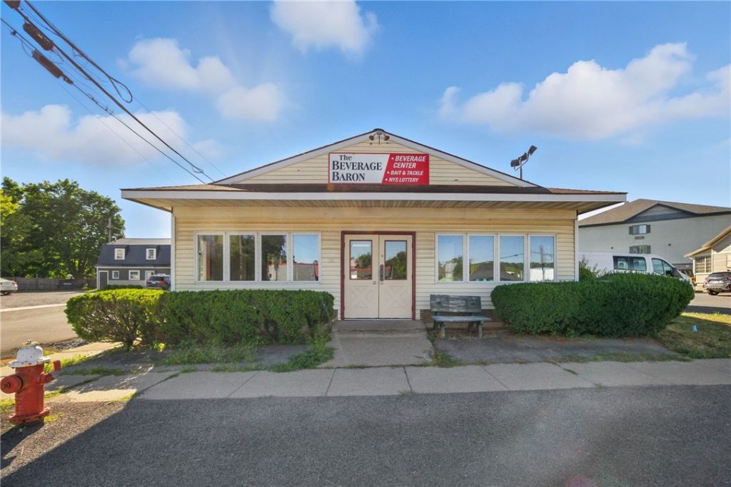 136 Lake Street, Penn Yan, NY 14527 Main Photo