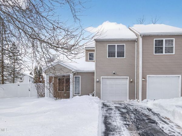 7 Cindy Way, Cohoes, NY 12047