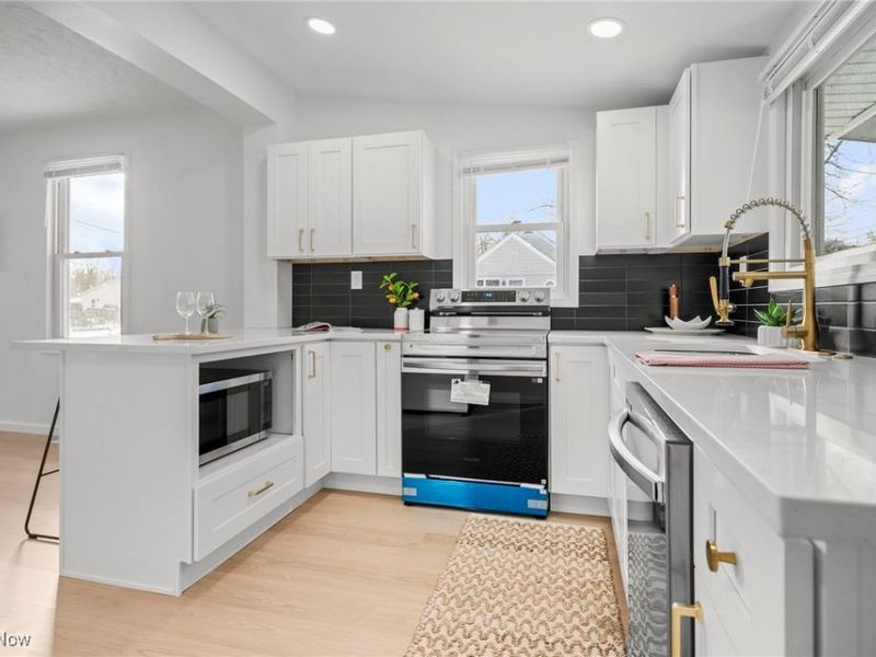 790 Kenilworth Avenue, Sheffield Village, OH 44054 Photo 3