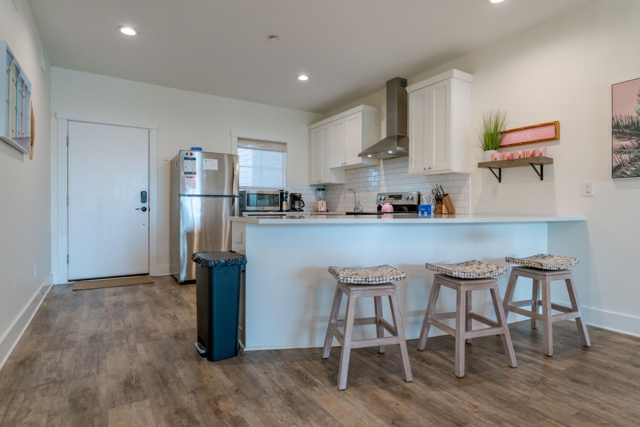 115 E Arctic Avenue Photo 7