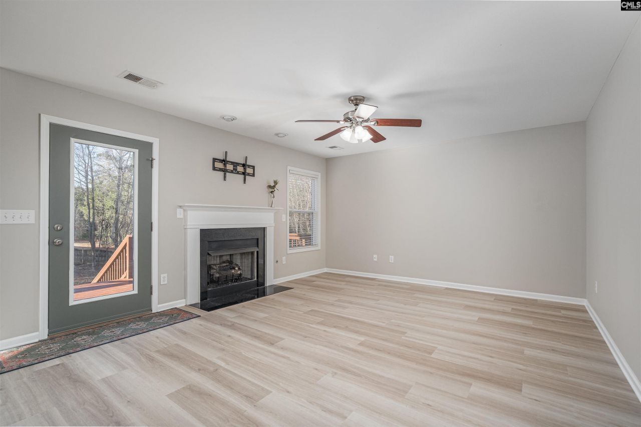 409 Maypop Lane  Photo 7