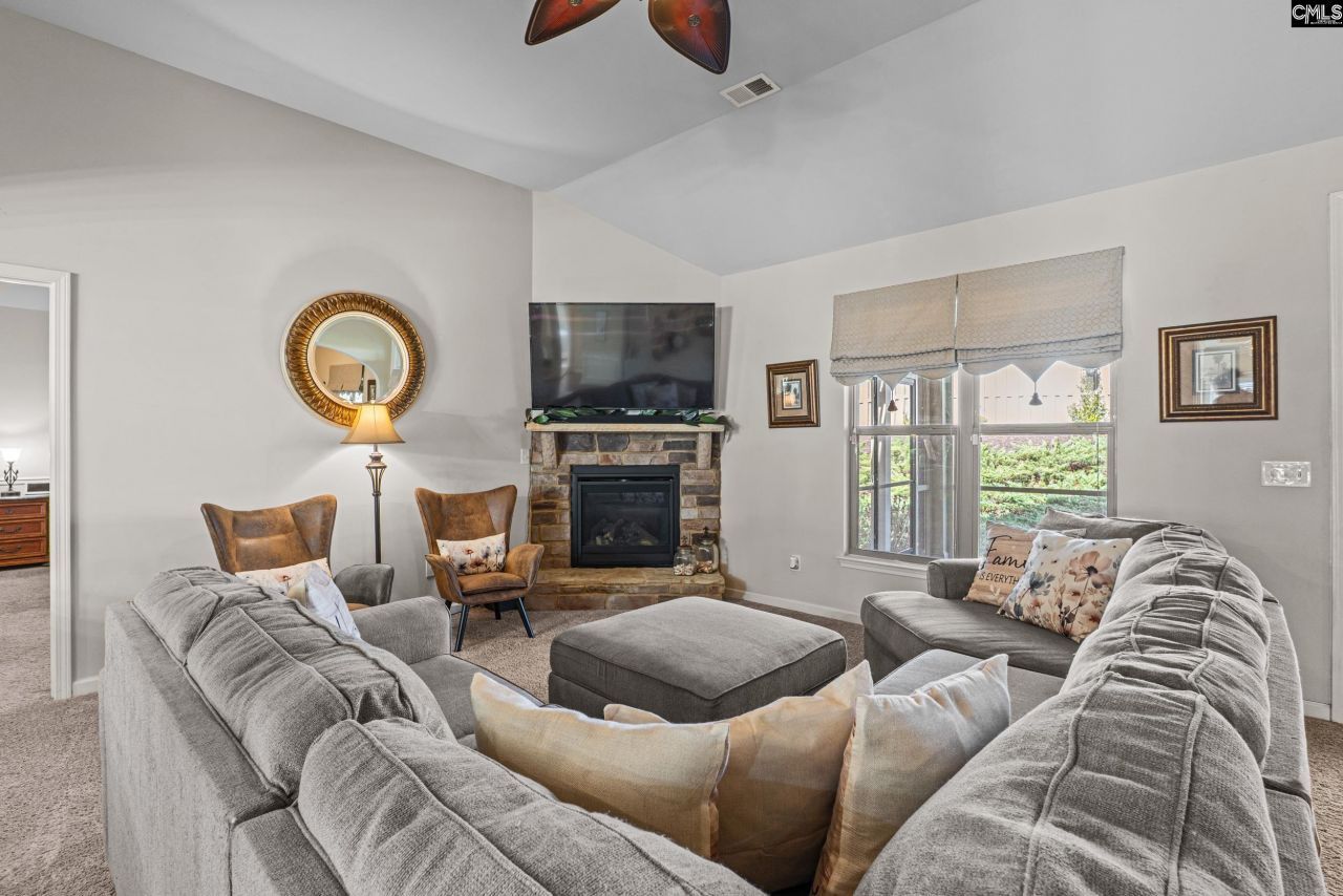 317 Grey Oaks Court  Photo 12