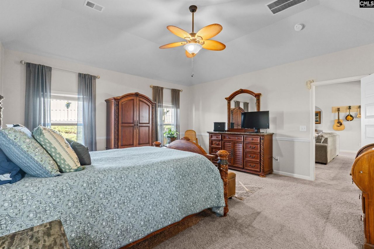 317 Grey Oaks Court  Photo 18