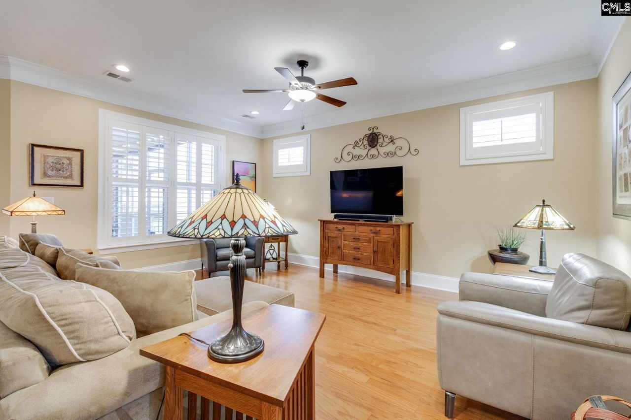 537 Buckview Lane Photo 9