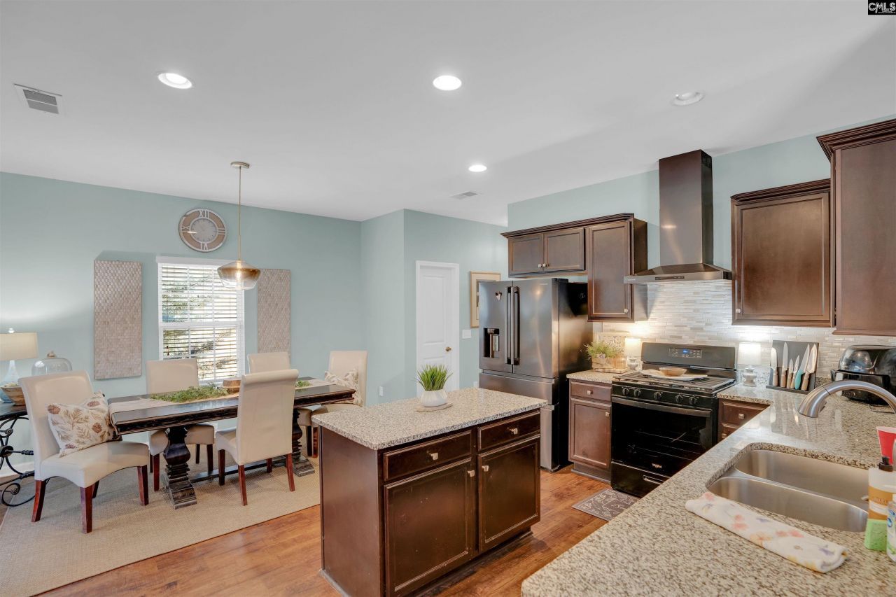 818 Sunseeker Drive Photo 8