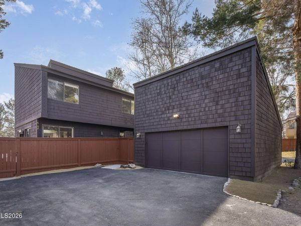 6429 Meadow Valley Lane, Reno, NV 89519