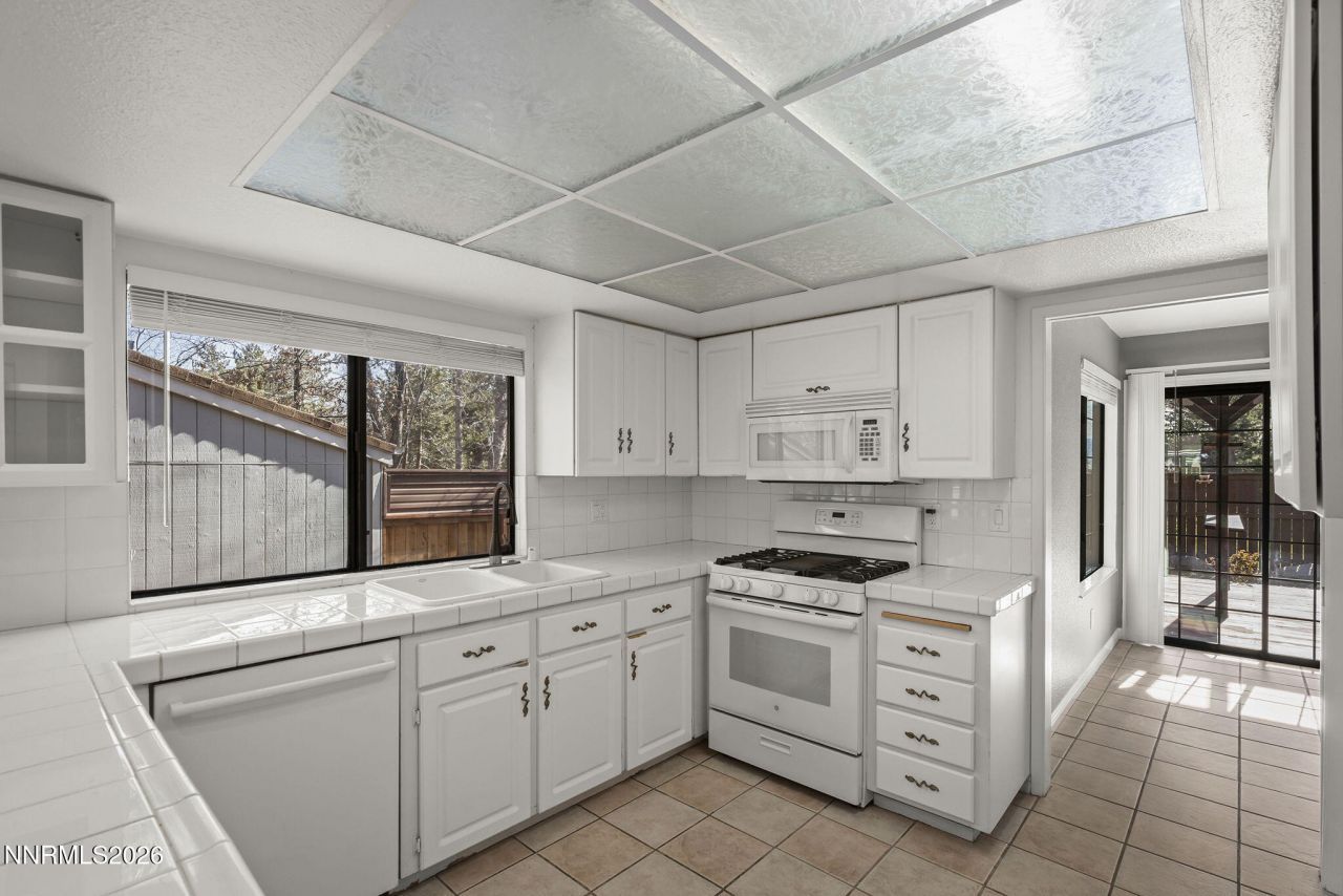 6429 Meadow Valley Lane, Reno, NV 89519 Photo